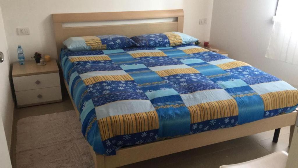 Apartamento Trilocale Con Cortile Budoni Exterior foto