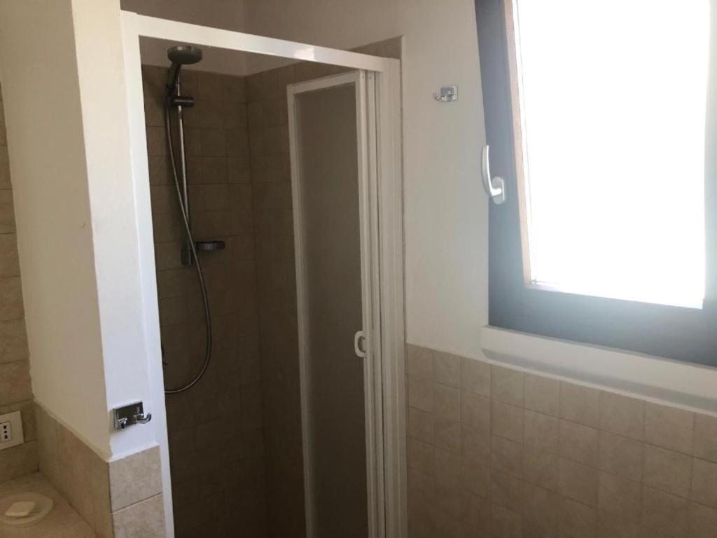 Apartamento Trilocale Con Cortile Budoni Exterior foto